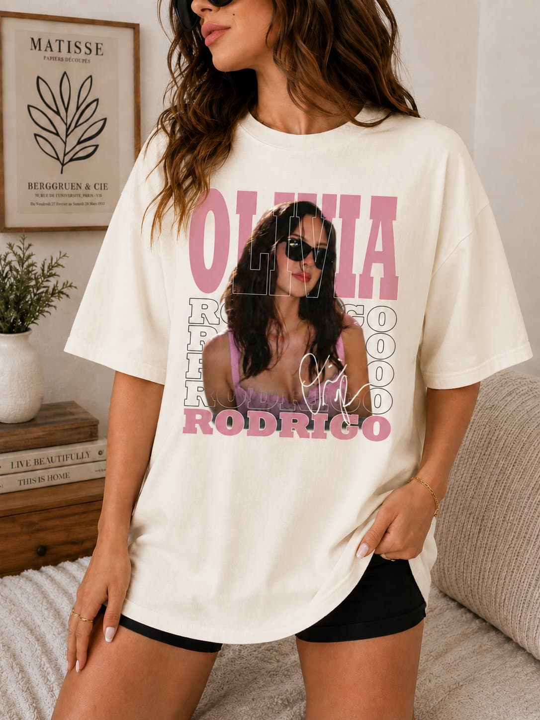 Olivia Rodrigo Comfort Colors® T-Shirt, Vintage Pop Star Graphic Tee, Unisex Garment-Dyed Shirt, Concert Fan Gift, Music Lover Oversized Tee